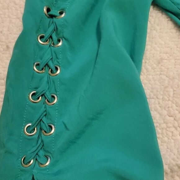 Chico's green viscose blouse with lace up sleeve - Picture 6 of 13